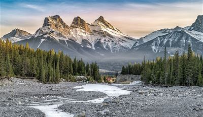 Canmore am Fuße der Rocky Mountains